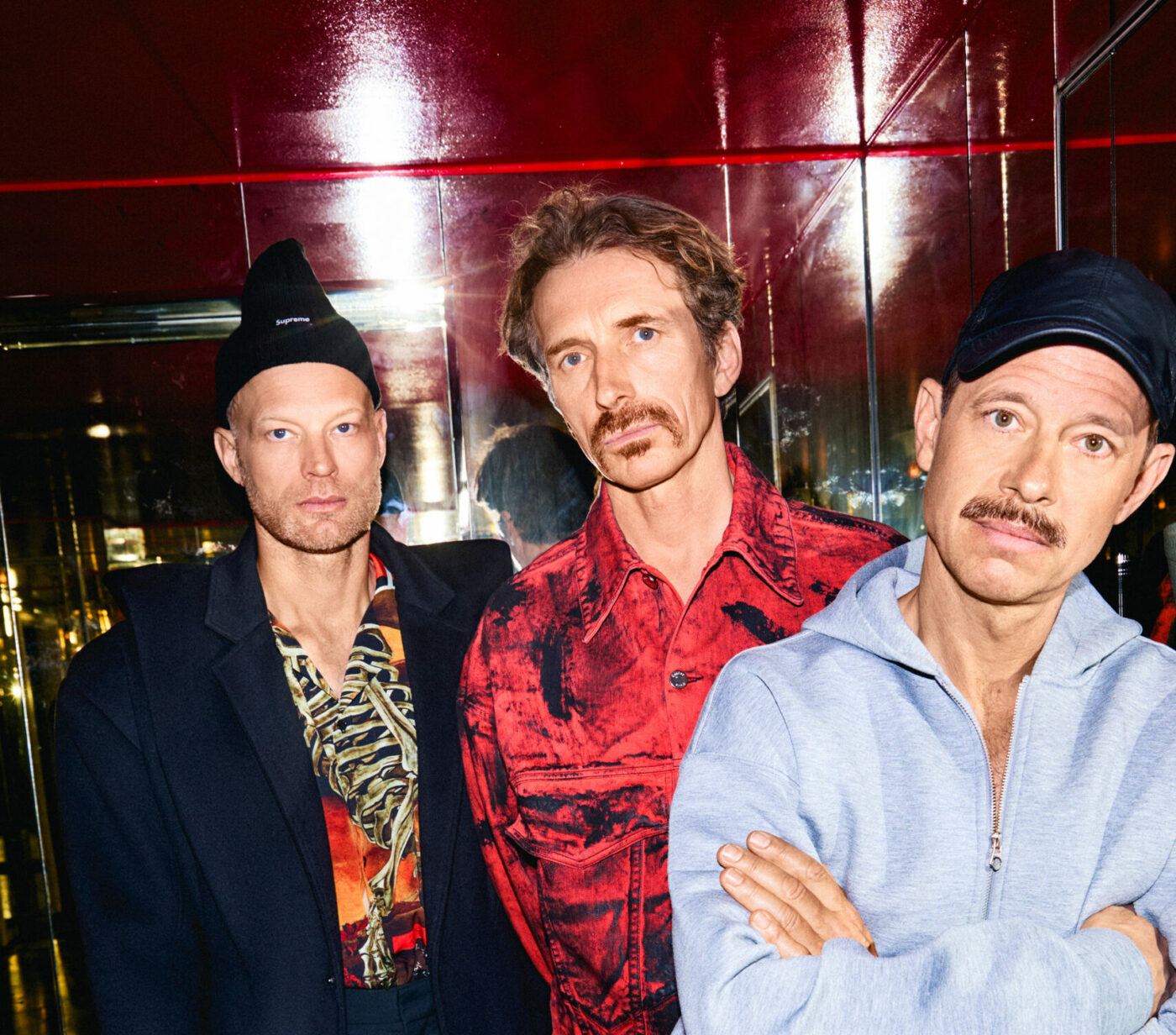 WHOMADEWHO