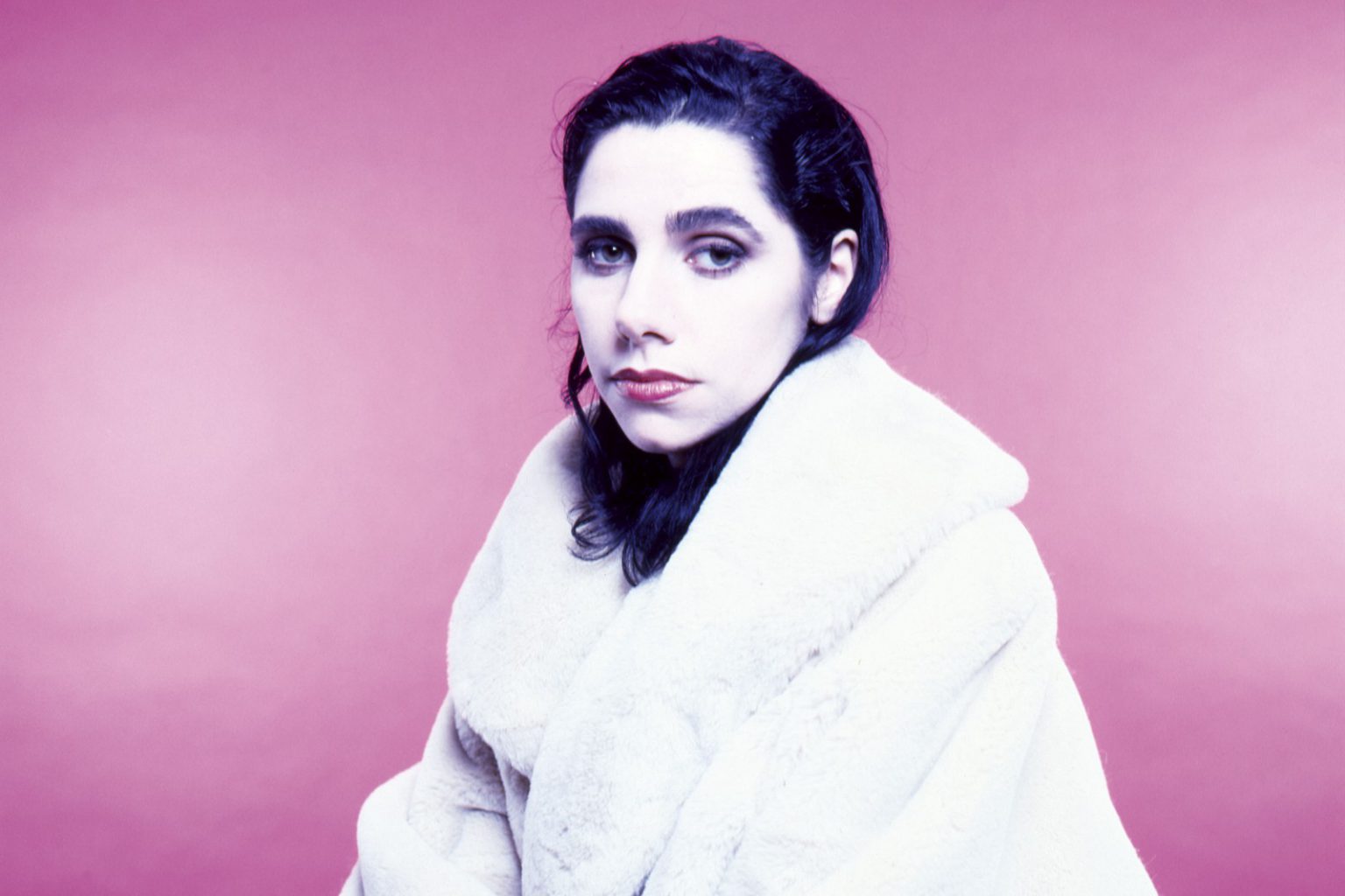 Non pas un, mais deux inédits de PJ Harvey en écoute !