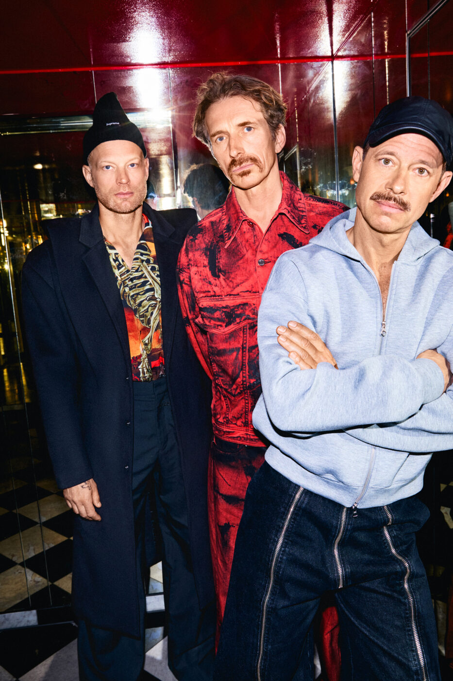 WHOMADEWHO